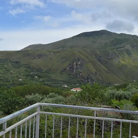 Alojamento de Acomodação e Pequeno-almoço Vista D'amare Buonvicino