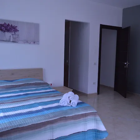 Alojamento de Acomodação e Pequeno-almoço Vista D'amare Buonvicino