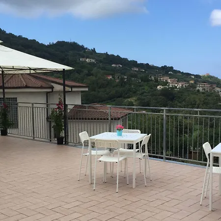 Alojamento de Acomodação e Pequeno-almoço Vista D'amare